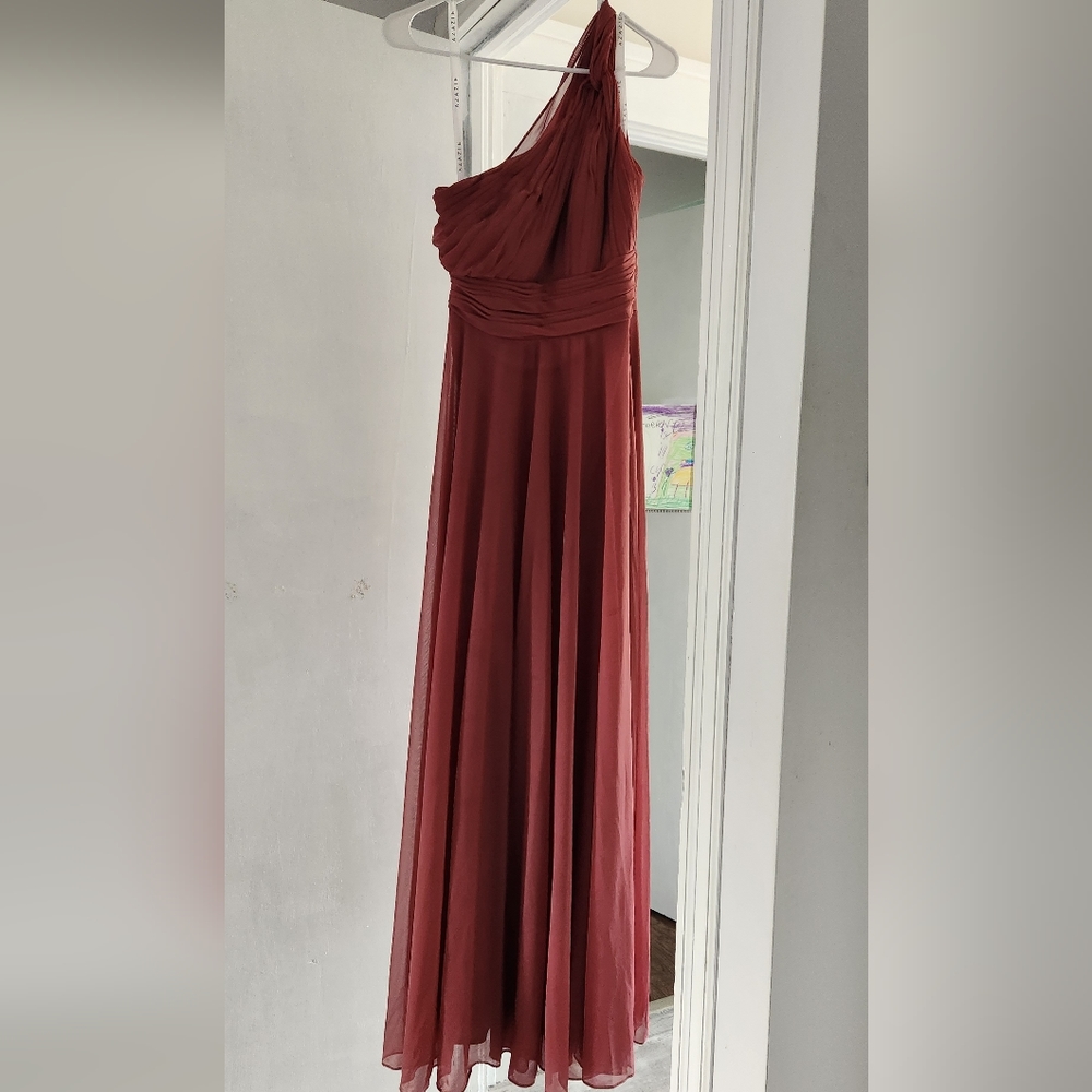 One shoulder dress